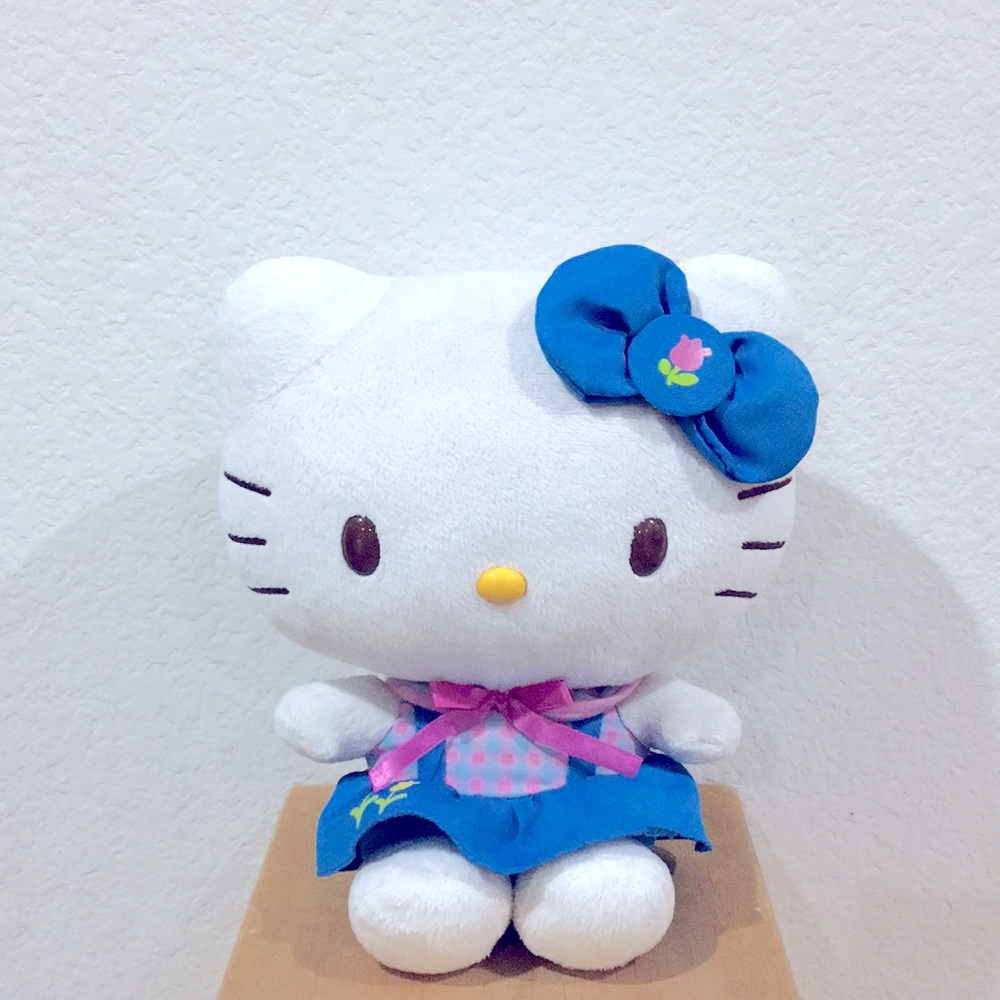 ❣️RARE HELLO KITTY❣️COLLECTION BY SANRIO HARD TO FIND PRETTY CUTE PLUSH TOY . - Picture 2 of 8